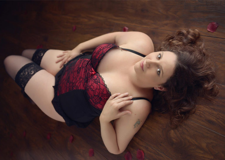 boudoir photo session red and black corset